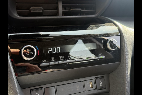 Toyota Yaris Cross 1.5 Hybrid Dynamic | Head up display, Elektrische achterklep, Stoel + Stuurverwarming, Smart Connect, Keyless, Startknop, 16 inc