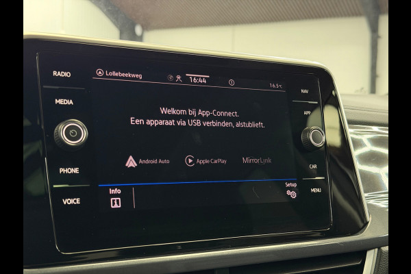 Volkswagen T-Roc 1.5 TSI Style CarPlay Panorama