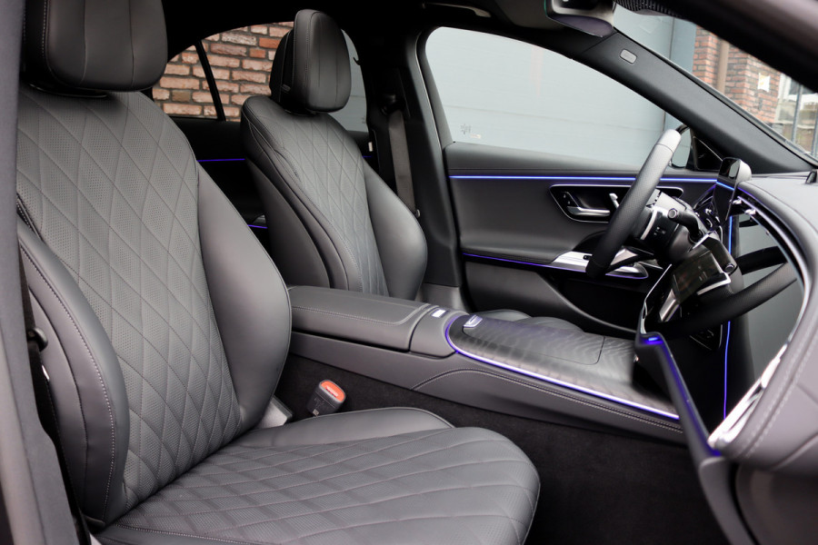 Mercedes-Benz E-Klasse 400 e 4MATIC AMG Line | Hyperscreen | Luchtvering | Achterasbesturing | Distronic+ | HUD | Massage | Burmester | Nappa Leder | Trekhaak | Vlakkenverwarming | Stoelventilatie | Soft-Close |