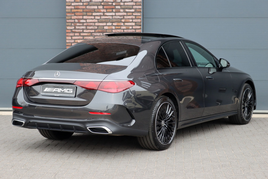 Mercedes-Benz E-Klasse 400 e 4MATIC AMG Line | Hyperscreen | Luchtvering | Achterasbesturing | Distronic+ | HUD | Massage | Burmester | Nappa Leder | Trekhaak | Vlakkenverwarming | Stoelventilatie | Soft-Close |