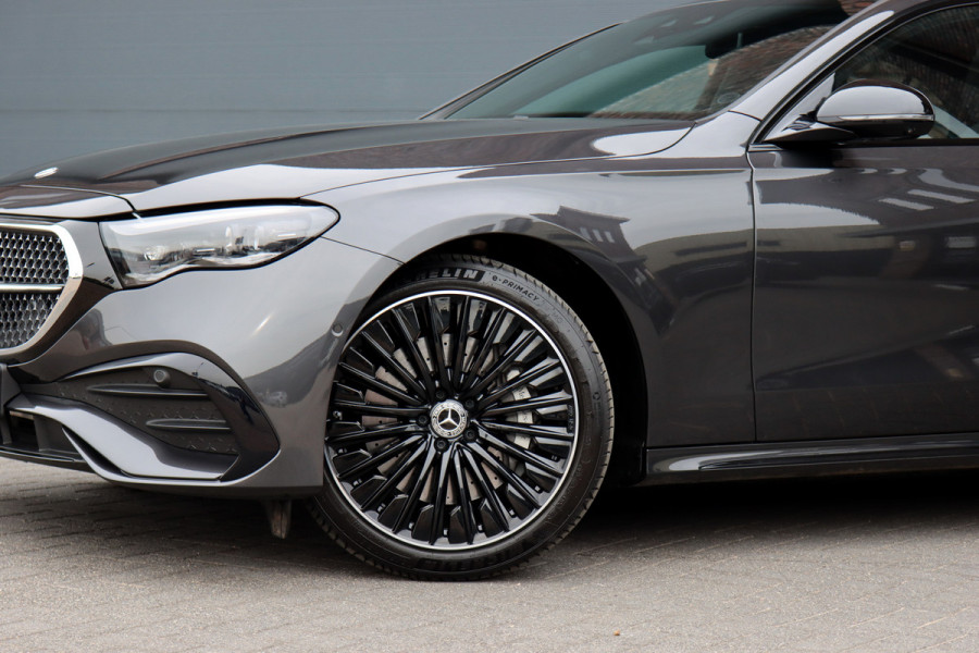 Mercedes-Benz E-Klasse 400 e 4MATIC AMG Line | Hyperscreen | Luchtvering | Achterasbesturing | Distronic+ | HUD | Massage | Burmester | Nappa Leder | Trekhaak | Vlakkenverwarming | Stoelventilatie | Soft-Close |