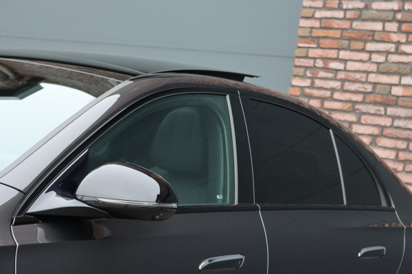 Mercedes-Benz E-Klasse 400 e 4MATIC AMG Line | Hyperscreen | Luchtvering | Achterasbesturing | Distronic+ | HUD | Massage | Burmester | Nappa Leder | Trekhaak | Vlakkenverwarming | Stoelventilatie | Soft-Close |