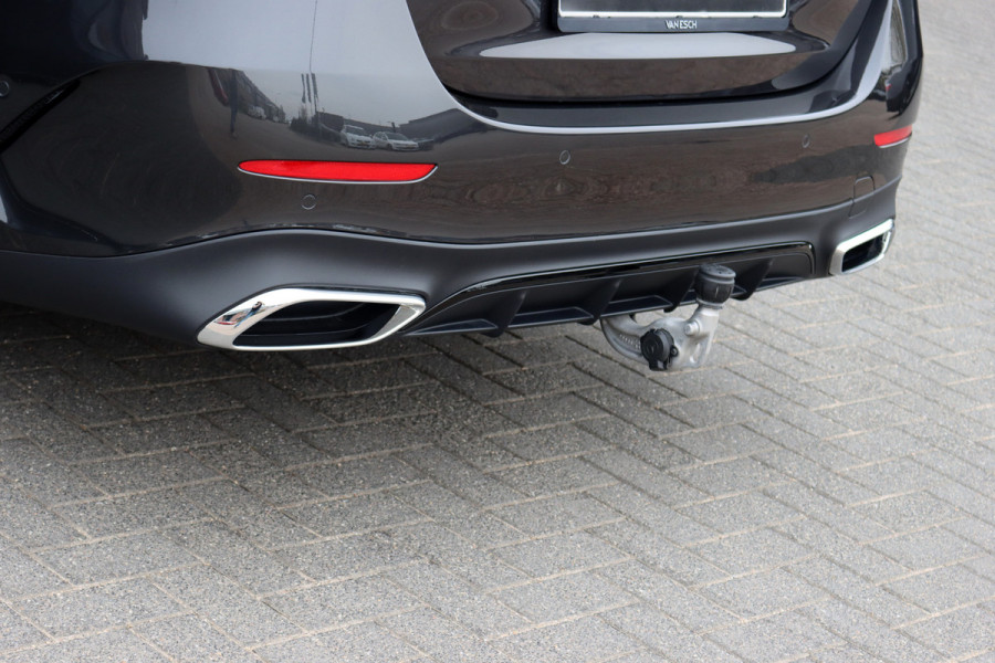 Mercedes-Benz E-Klasse 400 e 4MATIC AMG Line | Hyperscreen | Luchtvering | Achterasbesturing | Distronic+ | HUD | Massage | Burmester | Nappa Leder | Trekhaak | Vlakkenverwarming | Stoelventilatie | Soft-Close |