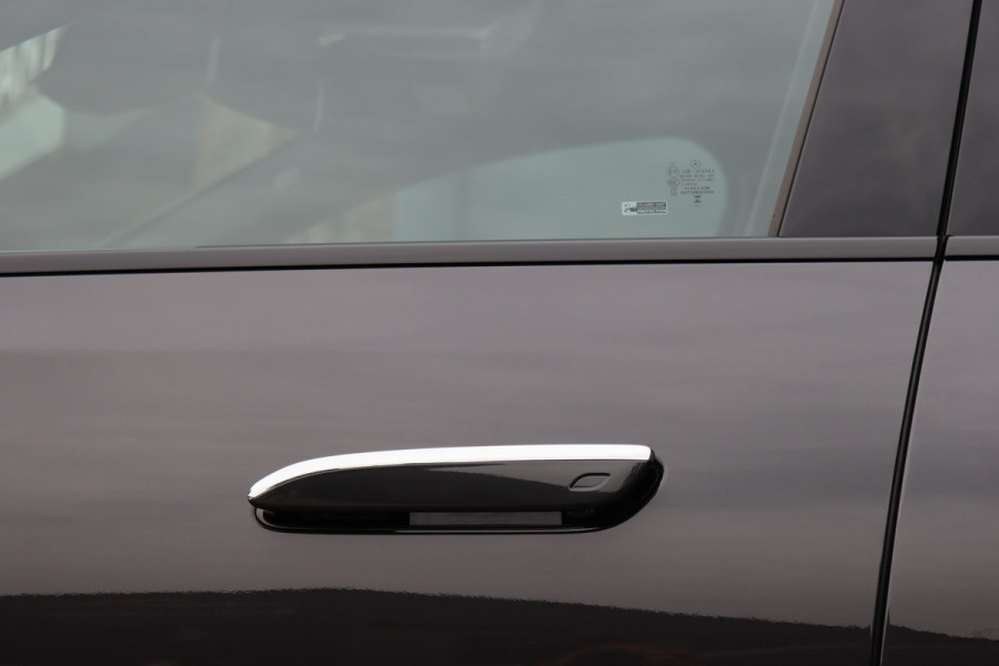 Mercedes-Benz E-Klasse 400 e 4MATIC AMG Line | Hyperscreen | Luchtvering | Achterasbesturing | Distronic+ | HUD | Massage | Burmester | Nappa Leder | Trekhaak | Vlakkenverwarming | Stoelventilatie | Soft-Close |