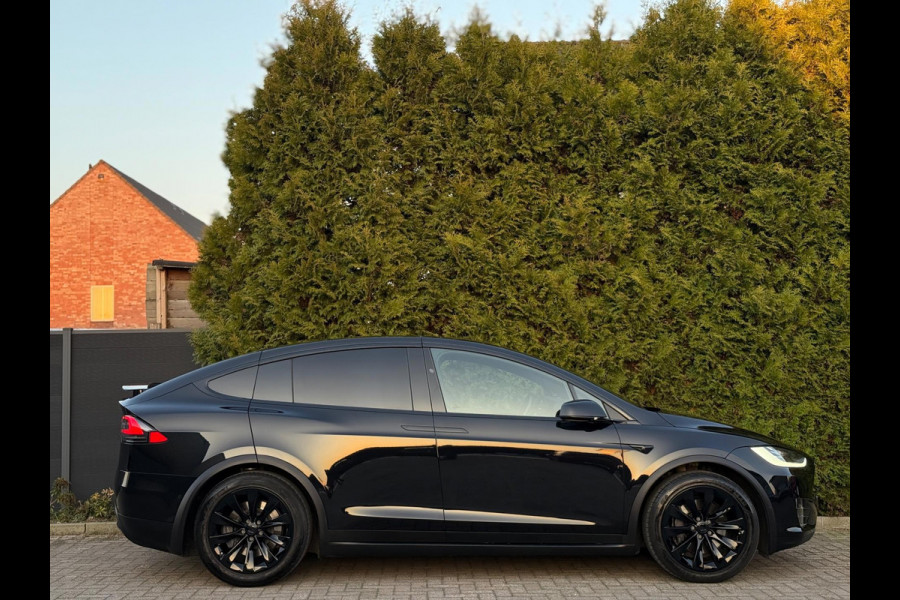 Tesla Model X 75D Base Auto Pilot Trekhaak Black Pack