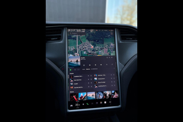 Tesla Model X 75D Base Auto Pilot Trekhaak Black Pack