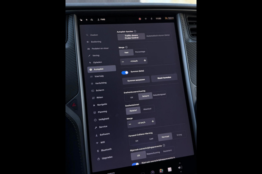 Tesla Model X 75D Base Auto Pilot Trekhaak Black Pack