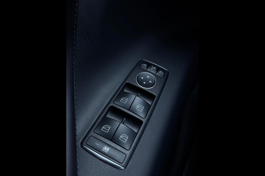 Tesla Model X 75D Base Auto Pilot Trekhaak Black Pack