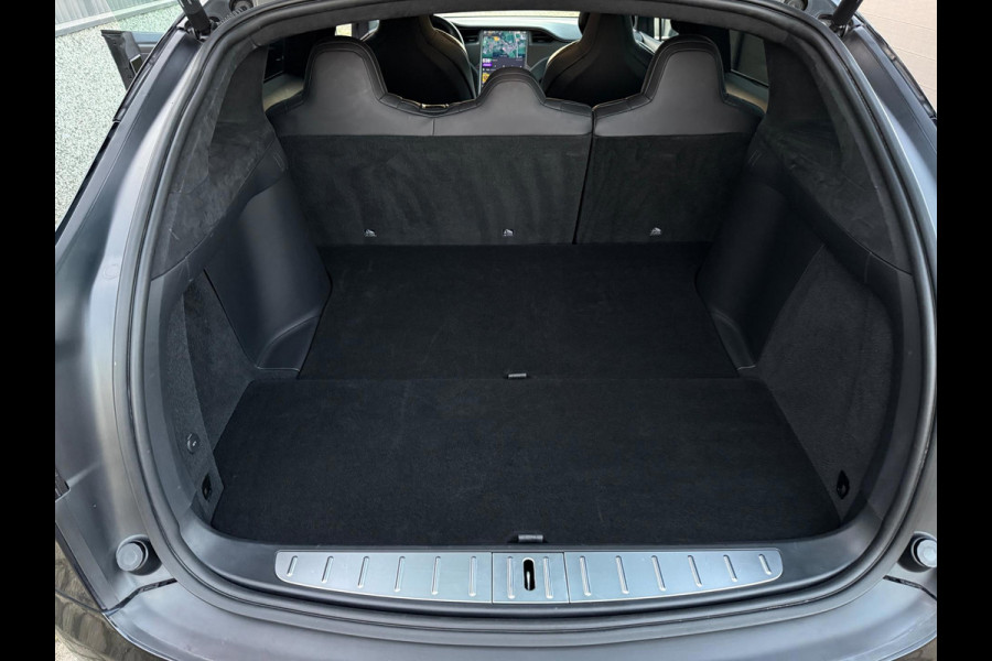 Tesla Model X 75D Base Auto Pilot Trekhaak Black Pack