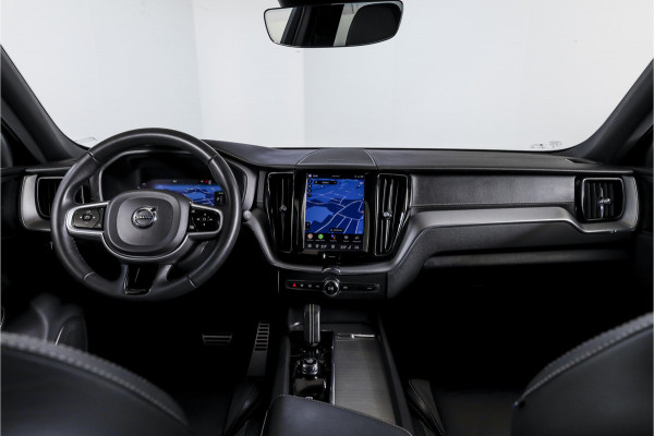 Volvo XC60 2.0 T6 Plug-in hybrid AWD R-Design - Automaat | S/K-Panodak | Harman/Kardon | Elek. Trekhaak | Dig. Cockpit | Adapt. Cruise | Stoel-+Stuurverw. | PDC | Camera | NAV + App. Connect | ECC | Elek. Klep | LM 19" |