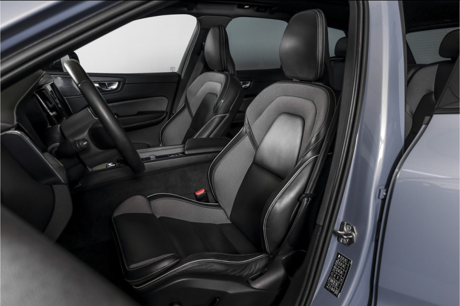 Volvo XC60 2.0 T6 Plug-in hybrid AWD R-Design - Automaat | S/K-Panodak | Harman/Kardon | Elek. Trekhaak | Dig. Cockpit | Adapt. Cruise | Stoel-+Stuurverw. | PDC | Camera | NAV + App. Connect | ECC | Elek. Klep | LM 19" |