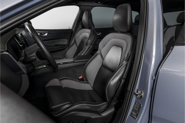 Volvo XC60 2.0 T6 Plug-in hybrid AWD R-Design - Automaat | S/K-Panodak | Harman/Kardon | Elek. Trekhaak | Dig. Cockpit | Adapt. Cruise | Stoel-+Stuurverw. | PDC | Camera | NAV + App. Connect | ECC | Elek. Klep | LM 19" |