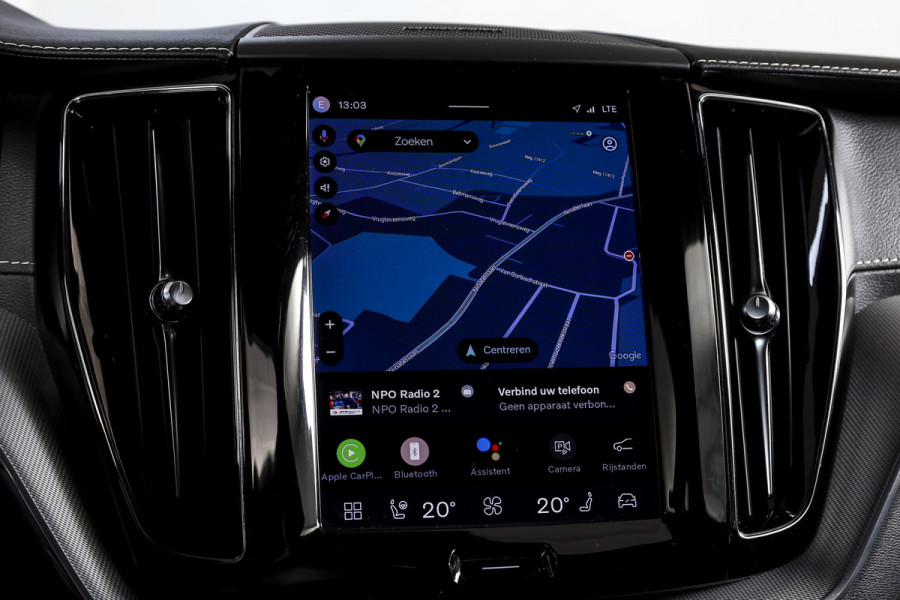 Volvo XC60 2.0 T6 Plug-in hybrid AWD R-Design - Automaat | S/K-Panodak | Harman/Kardon | Elek. Trekhaak | Dig. Cockpit | Adapt. Cruise | Stoel-+Stuurverw. | PDC | Camera | NAV + App. Connect | ECC | Elek. Klep | LM 19" |