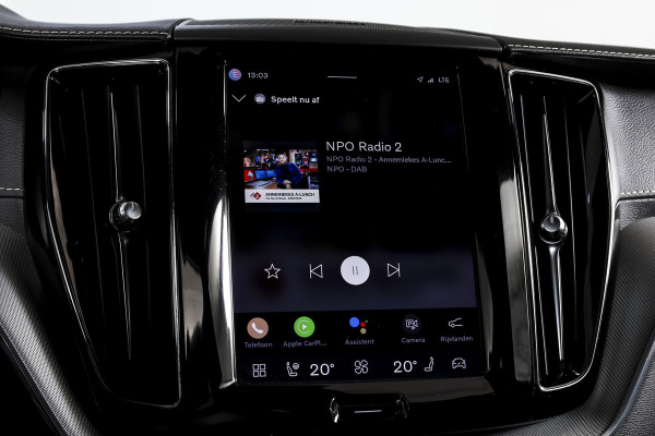 Volvo XC60 2.0 T6 Plug-in hybrid AWD R-Design - Automaat | S/K-Panodak | Harman/Kardon | Elek. Trekhaak | Dig. Cockpit | Adapt. Cruise | Stoel-+Stuurverw. | PDC | Camera | NAV + App. Connect | ECC | Elek. Klep | LM 19" |