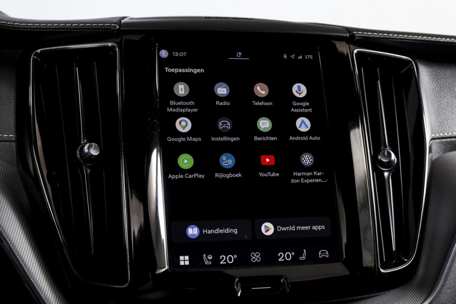 Volvo XC60 2.0 T6 Plug-in hybrid AWD R-Design - Automaat | S/K-Panodak | Harman/Kardon | Elek. Trekhaak | Dig. Cockpit | Adapt. Cruise | Stoel-+Stuurverw. | PDC | Camera | NAV + App. Connect | ECC | Elek. Klep | LM 19" |