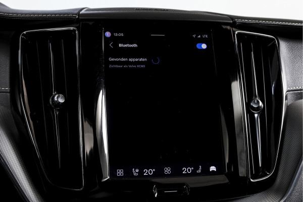 Volvo XC60 2.0 T6 Plug-in hybrid AWD R-Design - Automaat | S/K-Panodak | Harman/Kardon | Elek. Trekhaak | Dig. Cockpit | Adapt. Cruise | Stoel-+Stuurverw. | PDC | Camera | NAV + App. Connect | ECC | Elek. Klep | LM 19" |