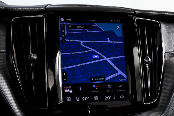 Volvo XC60 2.0 T6 Plug-in hybrid AWD R-Design - Automaat | S/K-Panodak | Harman/Kardon | Elek. Trekhaak | Dig. Cockpit | Adapt. Cruise | Stoel-+Stuurverw. | PDC | Camera | NAV + App. Connect | ECC | Elek. Klep | LM 19" |