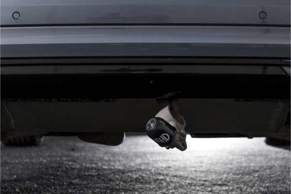 Volvo XC60 2.0 T6 Plug-in hybrid AWD R-Design - Automaat | S/K-Panodak | Harman/Kardon | Elek. Trekhaak | Dig. Cockpit | Adapt. Cruise | Stoel-+Stuurverw. | PDC | Camera | NAV + App. Connect | ECC | Elek. Klep | LM 19" |