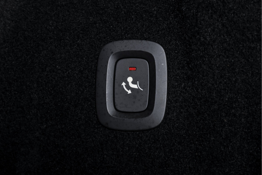 Volvo XC60 2.0 T6 Plug-in hybrid AWD R-Design - Automaat | S/K-Panodak | Harman/Kardon | Elek. Trekhaak | Dig. Cockpit | Adapt. Cruise | Stoel-+Stuurverw. | PDC | Camera | NAV + App. Connect | ECC | Elek. Klep | LM 19" |