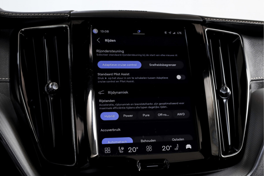 Volvo XC60 2.0 T6 Plug-in hybrid AWD R-Design - Automaat | S/K-Panodak | Harman/Kardon | Elek. Trekhaak | Dig. Cockpit | Adapt. Cruise | Stoel-+Stuurverw. | PDC | Camera | NAV + App. Connect | ECC | Elek. Klep | LM 19" |