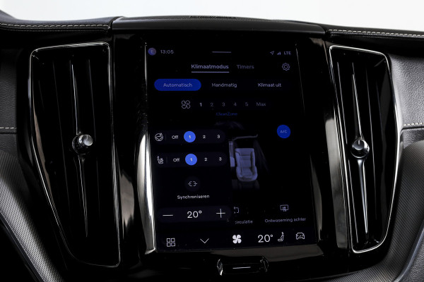 Volvo XC60 2.0 T6 Plug-in hybrid AWD R-Design - Automaat | S/K-Panodak | Harman/Kardon | Elek. Trekhaak | Dig. Cockpit | Adapt. Cruise | Stoel-+Stuurverw. | PDC | Camera | NAV + App. Connect | ECC | Elek. Klep | LM 19" |