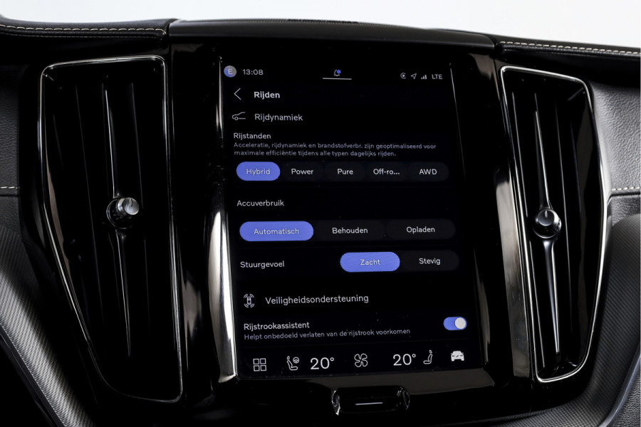 Volvo XC60 2.0 T6 Plug-in hybrid AWD R-Design - Automaat | S/K-Panodak | Harman/Kardon | Elek. Trekhaak | Dig. Cockpit | Adapt. Cruise | Stoel-+Stuurverw. | PDC | Camera | NAV + App. Connect | ECC | Elek. Klep | LM 19" |