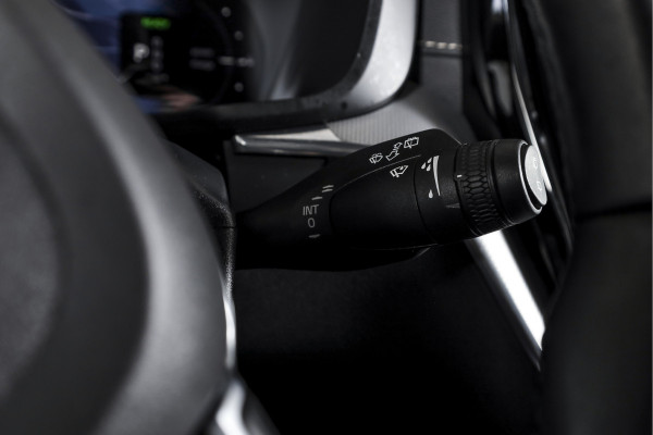 Volvo XC60 2.0 T6 Plug-in hybrid AWD R-Design - Automaat | S/K-Panodak | Harman/Kardon | Elek. Trekhaak | Dig. Cockpit | Adapt. Cruise | Stoel-+Stuurverw. | PDC | Camera | NAV + App. Connect | ECC | Elek. Klep | LM 19" |