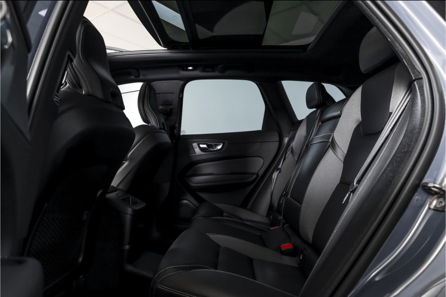 Volvo XC60 2.0 T6 Plug-in hybrid AWD R-Design - Automaat | S/K-Panodak | Harman/Kardon | Elek. Trekhaak | Dig. Cockpit | Adapt. Cruise | Stoel-+Stuurverw. | PDC | Camera | NAV + App. Connect | ECC | Elek. Klep | LM 19" |