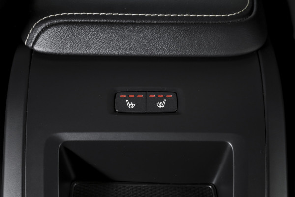 Volvo XC60 2.0 T6 Plug-in hybrid AWD R-Design - Automaat | S/K-Panodak | Harman/Kardon | Elek. Trekhaak | Dig. Cockpit | Adapt. Cruise | Stoel-+Stuurverw. | PDC | Camera | NAV + App. Connect | ECC | Elek. Klep | LM 19" |