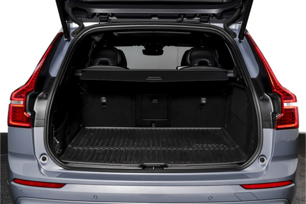 Volvo XC60 2.0 T6 Plug-in hybrid AWD R-Design - Automaat | S/K-Panodak | Harman/Kardon | Elek. Trekhaak | Dig. Cockpit | Adapt. Cruise | Stoel-+Stuurverw. | PDC | Camera | NAV + App. Connect | ECC | Elek. Klep | LM 19" |