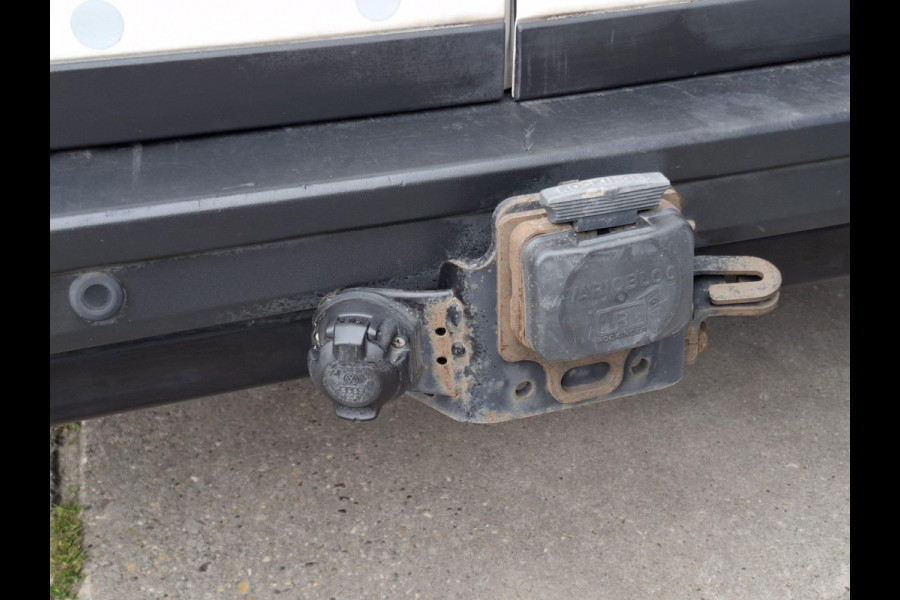 Volkswagen Crafter 35 2.0 TDI L3H3 AIRCO / CRUISE CONTROLE / CARPLAY / CAMERA / TREKHAAK