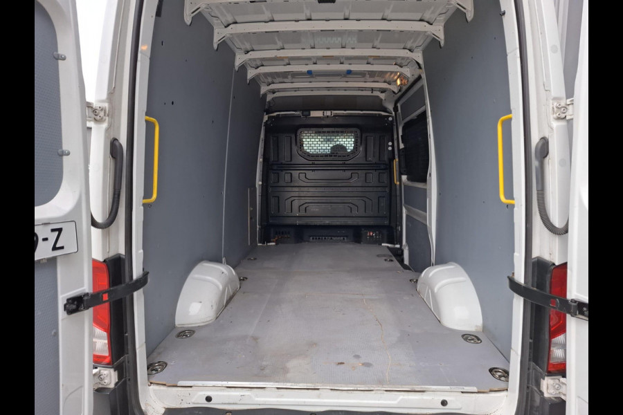 Volkswagen Crafter 35 2.0 TDI L3H3 AIRCO / CRUISE CONTROLE / CARPLAY / CAMERA / TREKHAAK