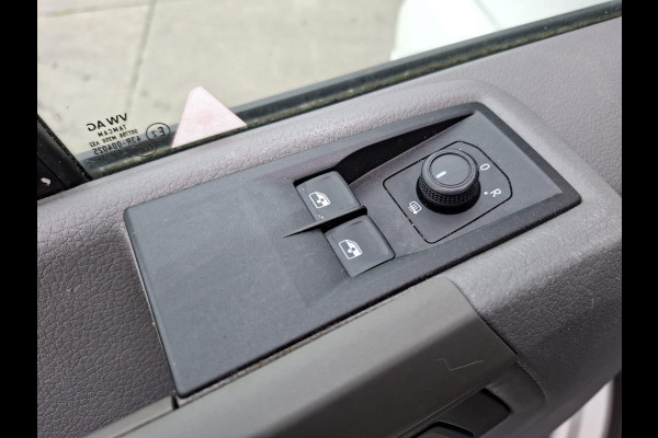 Volkswagen Crafter 35 2.0 TDI L3H3 AIRCO / CRUISE CONTROLE / CARPLAY / CAMERA / TREKHAAK