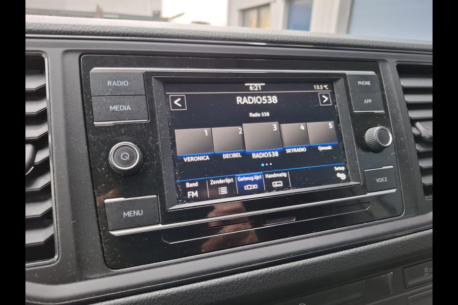 Volkswagen Crafter 35 2.0 TDI L3H3 AIRCO / CRUISE CONTROLE / CARPLAY / CAMERA / TREKHAAK