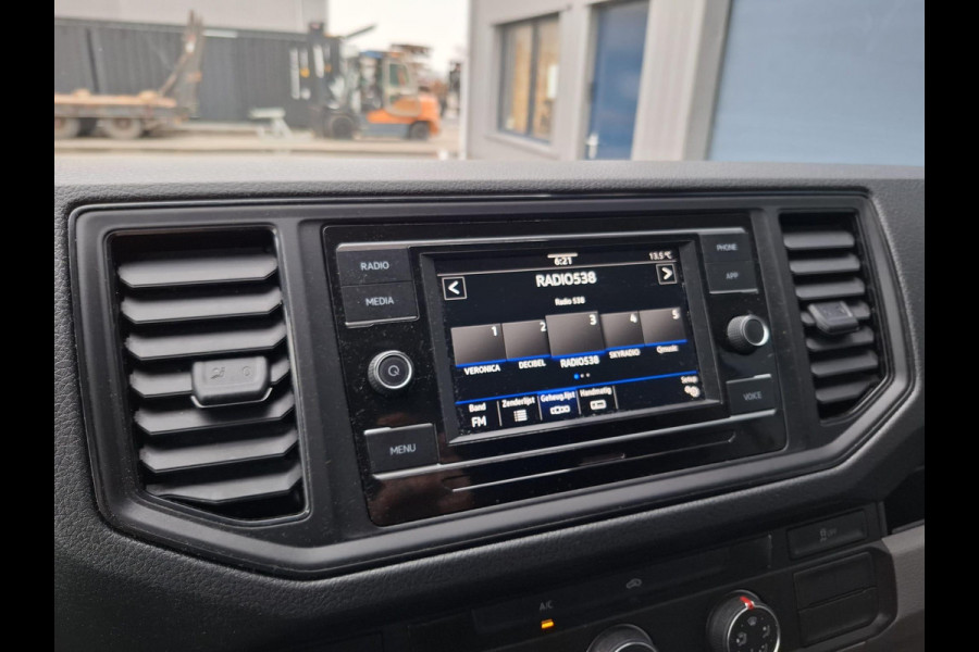 Volkswagen Crafter 35 2.0 TDI L3H3 AIRCO / CRUISE CONTROLE / CARPLAY / CAMERA / TREKHAAK