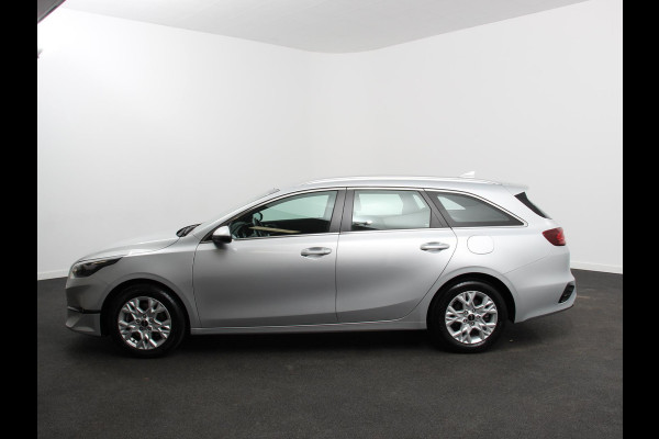 Kia Ceed Sportswagon 1.0 T-GDi DynamicLine Climate control | Cruise control | Lane assist | Parkeersensor achter | Camera | Navigatie | Lichtmetalen velgen | Apple Carplay/ Android Auto