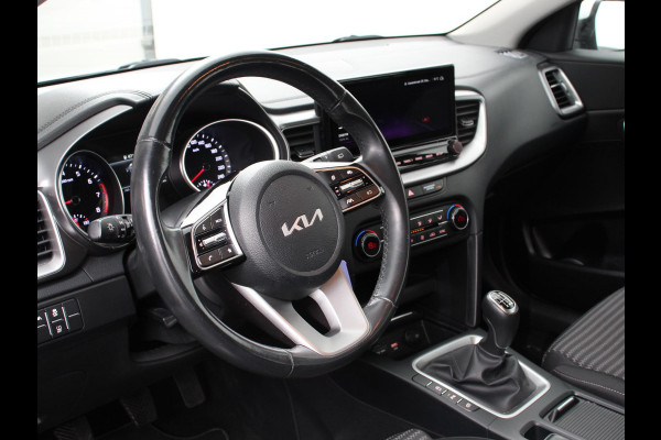 Kia Ceed Sportswagon 1.0 T-GDi DynamicLine Climate control | Cruise control | Lane assist | Parkeersensor achter | Camera | Navigatie | Lichtmetalen velgen | Apple Carplay/ Android Auto