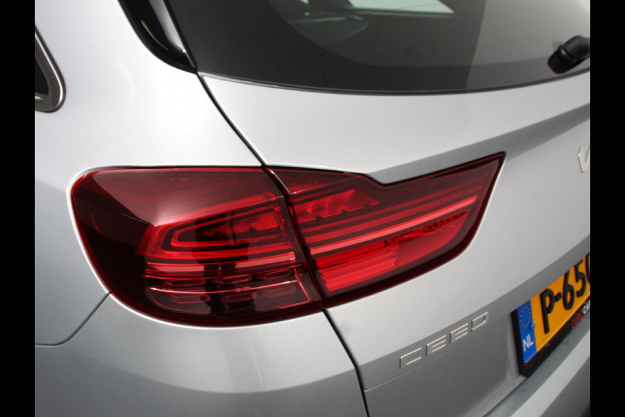 Kia Ceed Sportswagon 1.0 T-GDi DynamicLine Climate control | Cruise control | Lane assist | Parkeersensor achter | Camera | Navigatie | Lichtmetalen velgen | Apple Carplay/ Android Auto