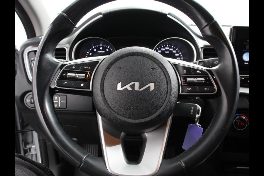 Kia Ceed Sportswagon 1.0 T-GDi DynamicLine Climate control | Cruise control | Lane assist | Parkeersensor achter | Camera | Navigatie | Lichtmetalen velgen | Apple Carplay/ Android Auto
