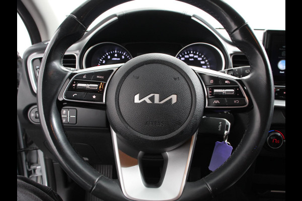 Kia Ceed Sportswagon 1.0 T-GDi DynamicLine Climate control | Cruise control | Lane assist | Parkeersensor achter | Camera | Navigatie | Lichtmetalen velgen | Apple Carplay/ Android Auto
