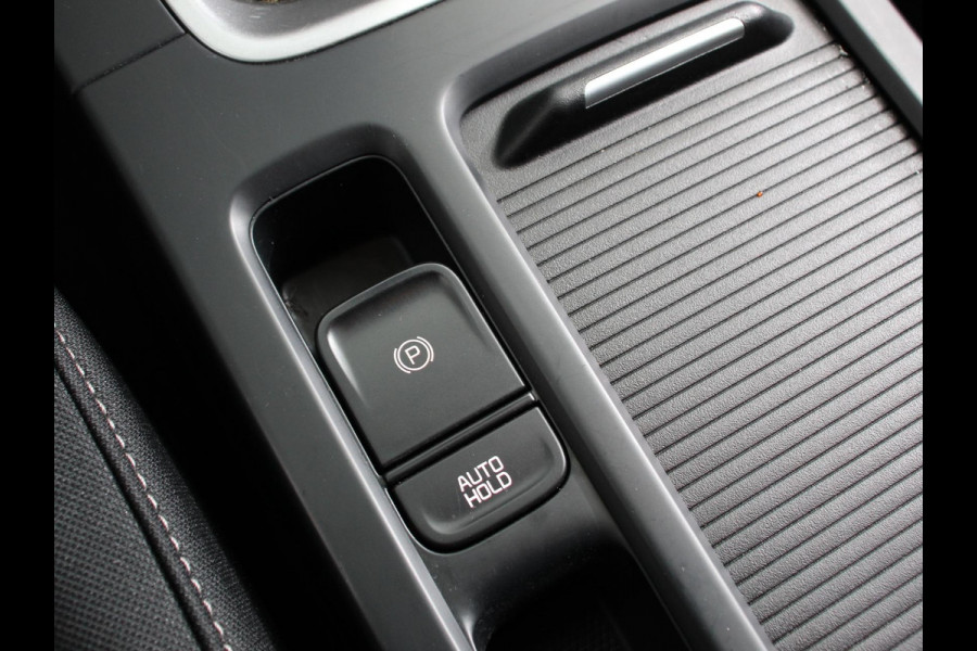 Kia Ceed Sportswagon 1.0 T-GDi DynamicLine Climate control | Cruise control | Lane assist | Parkeersensor achter | Camera | Navigatie | Lichtmetalen velgen | Apple Carplay/ Android Auto