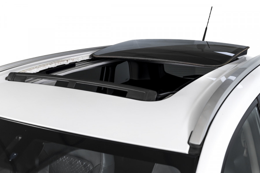 Suzuki Vitara 1.4 Boosterjet Stijl 140 PK - Automaat Org. NL | S/K-Panodak | Adapt. Cruise | Stoelverw. | PDC | Camera | NAV + App. Connect | ECC | LM 17" |