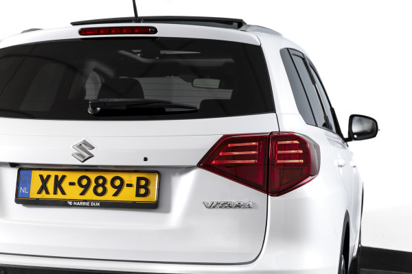 Suzuki Vitara 1.4 Boosterjet Stijl 140 PK - Automaat Org. NL | S/K-Panodak | Adapt. Cruise | Stoelverw. | PDC | Camera | NAV + App. Connect | ECC | LM 17" |
