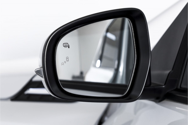 Suzuki Vitara 1.4 Boosterjet Stijl 140 PK - Automaat Org. NL | S/K-Panodak | Adapt. Cruise | Stoelverw. | PDC | Camera | NAV + App. Connect | ECC | LM 17" |