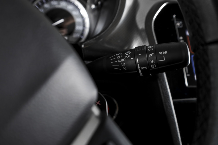 Suzuki Vitara 1.4 Boosterjet Stijl 140 PK - Automaat Org. NL | S/K-Panodak | Adapt. Cruise | Stoelverw. | PDC | Camera | NAV + App. Connect | ECC | LM 17" |