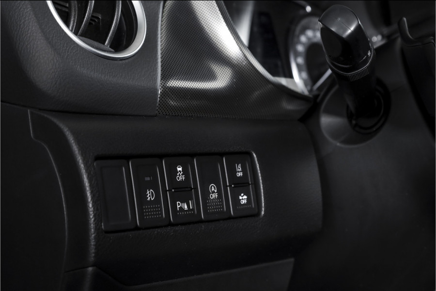 Suzuki Vitara 1.4 Boosterjet Stijl 140 PK - Automaat Org. NL | S/K-Panodak | Adapt. Cruise | Stoelverw. | PDC | Camera | NAV + App. Connect | ECC | LM 17" |