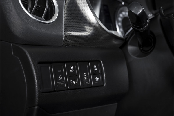 Suzuki Vitara 1.4 Boosterjet Stijl 140 PK - Automaat Org. NL | S/K-Panodak | Adapt. Cruise | Stoelverw. | PDC | Camera | NAV + App. Connect | ECC | LM 17" |