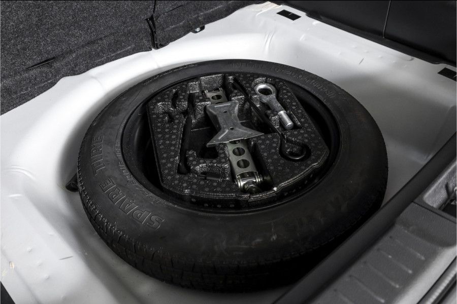 Suzuki Vitara 1.4 Boosterjet Stijl 140 PK - Automaat Org. NL | S/K-Panodak | Adapt. Cruise | Stoelverw. | PDC | Camera | NAV + App. Connect | ECC | LM 17" |