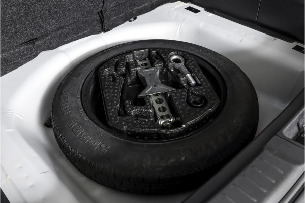 Suzuki Vitara 1.4 Boosterjet Stijl 140 PK - Automaat Org. NL | S/K-Panodak | Adapt. Cruise | Stoelverw. | PDC | Camera | NAV + App. Connect | ECC | LM 17" |