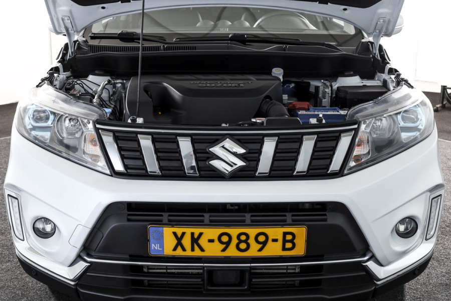 Suzuki Vitara 1.4 Boosterjet Stijl 140 PK - Automaat Org. NL | S/K-Panodak | Adapt. Cruise | Stoelverw. | PDC | Camera | NAV + App. Connect | ECC | LM 17" |